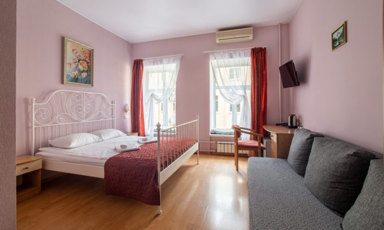 DOUBLE COMFORT WITH SOFA: superior double room with a double sofa bed in the center of St. Petersburg - Oktaviana Hotel