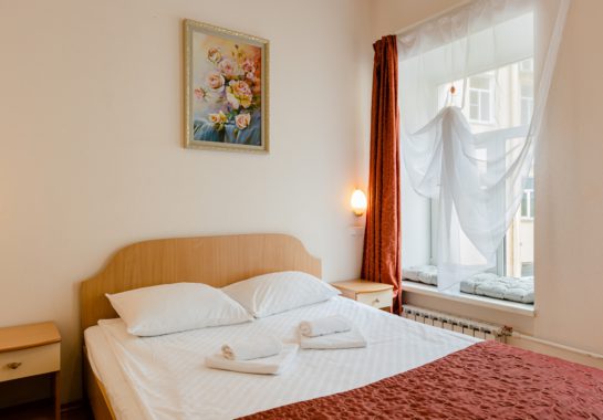 DOUBLE COMFORT WITH SOFA: superior double room with a double sofa bed in the center of St. Petersburg - Oktaviana Hotel 11
