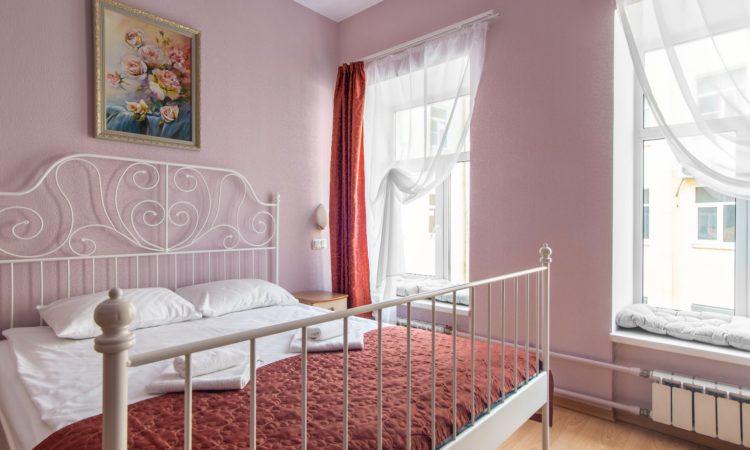 DOUBLE COMFORT WITH SOFA: superior double room with a double sofa bed in the center of St. Petersburg - Oktaviana Hotel 4
