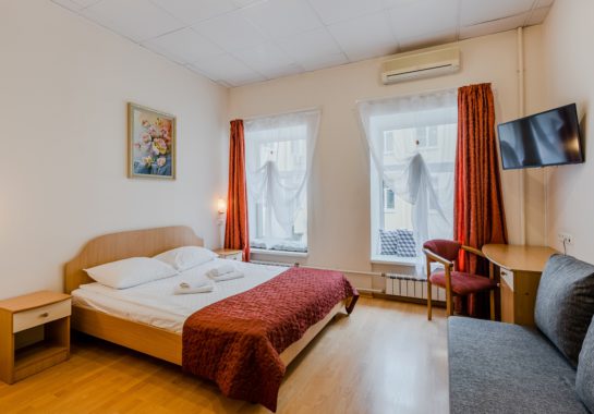 DOUBLE COMFORT WITH SOFA: superior double room with a double sofa bed in the center of St. Petersburg - Oktaviana Hotel 7