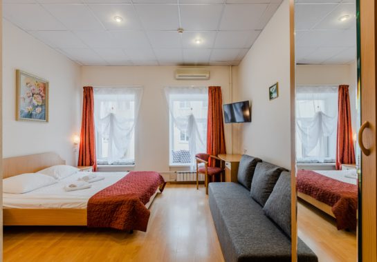 DOUBLE COMFORT WITH SOFA: superior double room with a double sofa bed in the center of St. Petersburg - Oktaviana Hotel 9