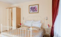 SUITE: double room with a large bed and a balcony in the center of St. Petersburg - Oktaviana Hotel 4