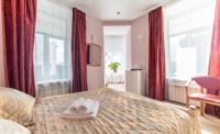 SUITE: double room with a large bed and a balcony in the center of St. Petersburg - Oktaviana Hotel 6
