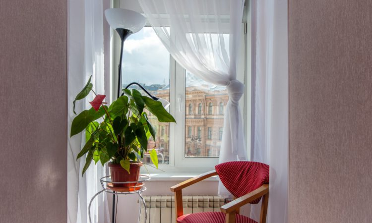 SUITE: double room with a large bed and a balcony in the center of St. Petersburg - Oktaviana Hotel 10