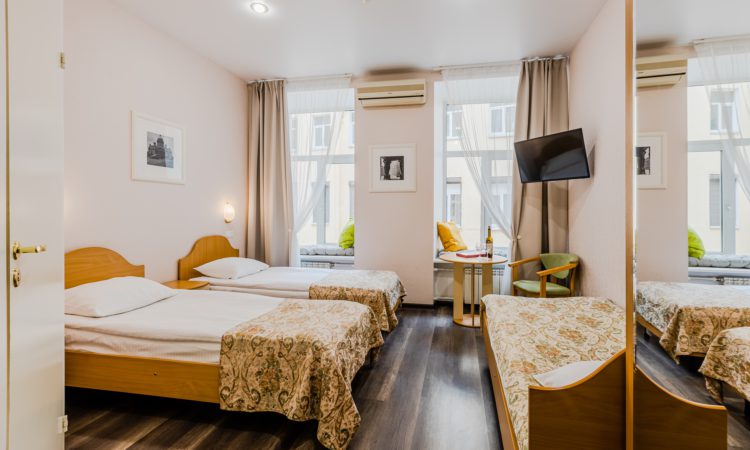 TRIPLE: triple room in the center of St. Petersburg - Oktaviana Hotel 2
